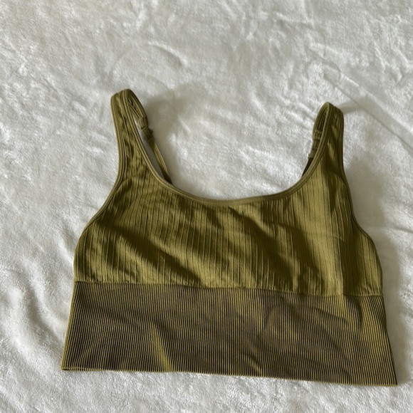 PINK Active USA Green Sports Bra with Scoop Neck - Picture 1 of 6